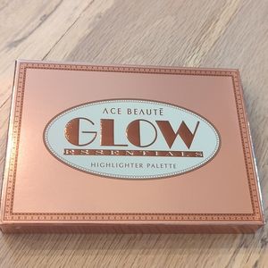 Ace Beautē Glow Essentials Highlighter Palette